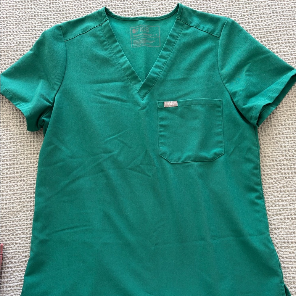 Figs Hunter Green Catarina Top